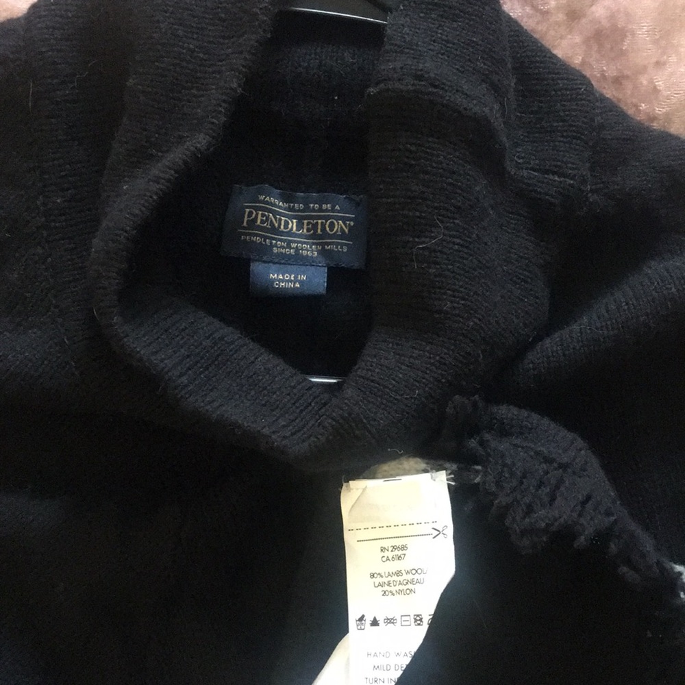 Pendleton poncho - Picture 2 of 3